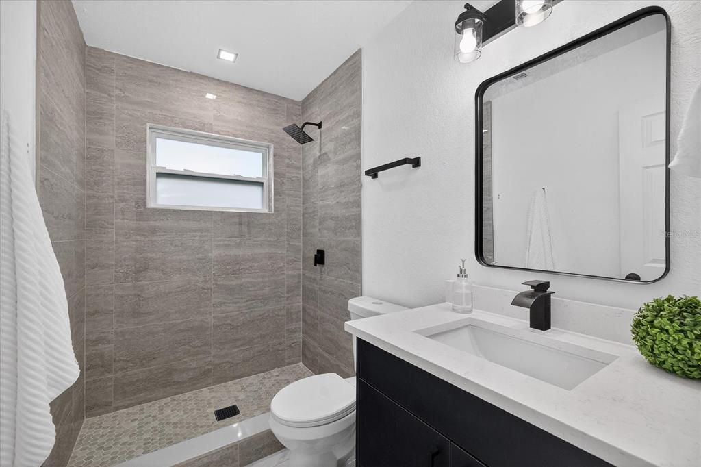 На продажу: $359,900 (3 спален, 2 ванн, 1092 Квадратных фут)