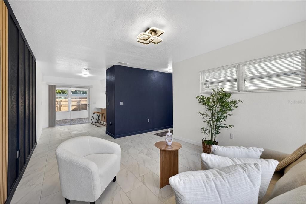 На продажу: $359,900 (3 спален, 2 ванн, 1092 Квадратных фут)