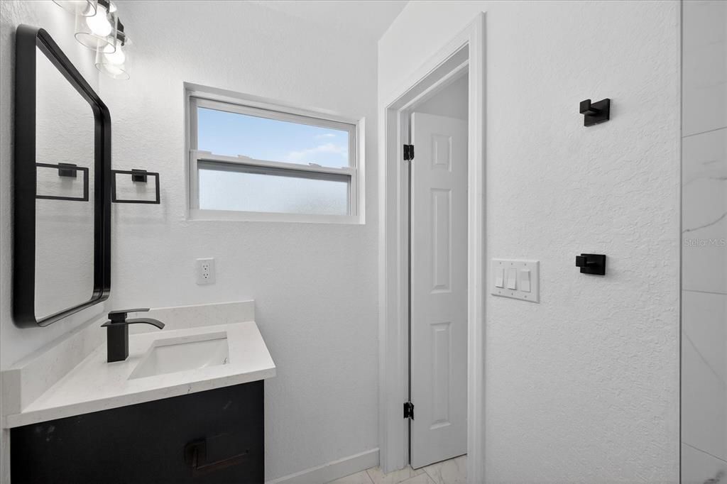 На продажу: $359,900 (3 спален, 2 ванн, 1092 Квадратных фут)