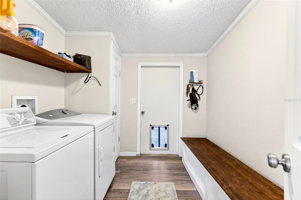 For Sale: $350,000 (3 beds, 2 baths, 1620 Square Feet)