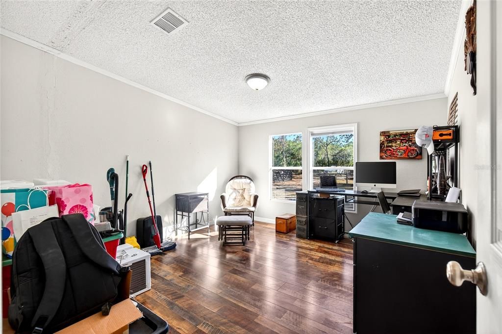 For Sale: $350,000 (3 beds, 2 baths, 1620 Square Feet)