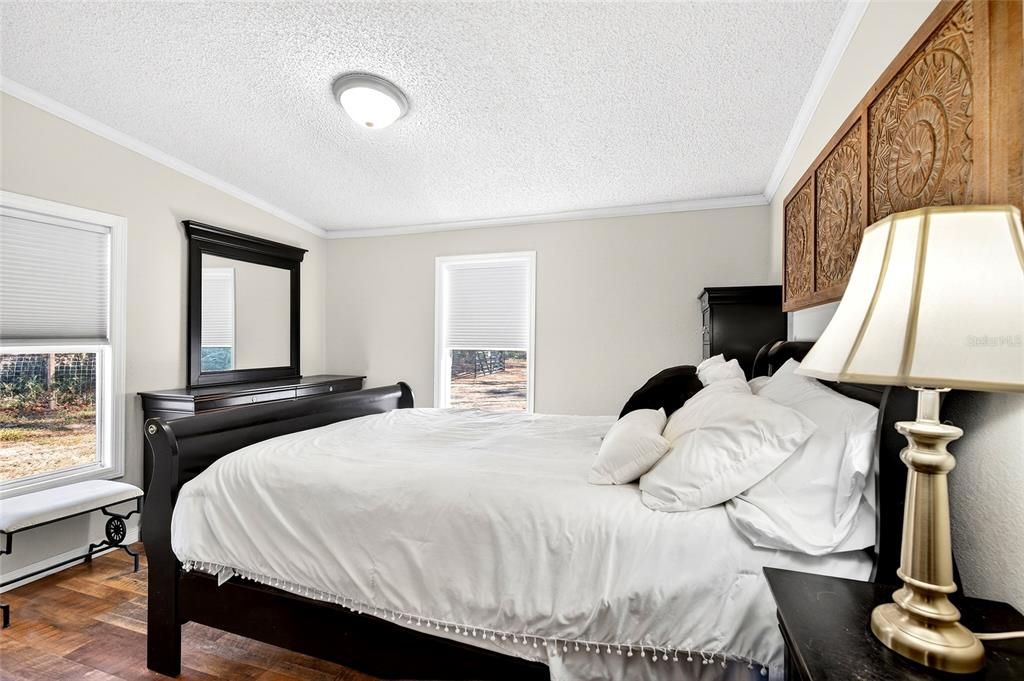 For Sale: $350,000 (3 beds, 2 baths, 1620 Square Feet)