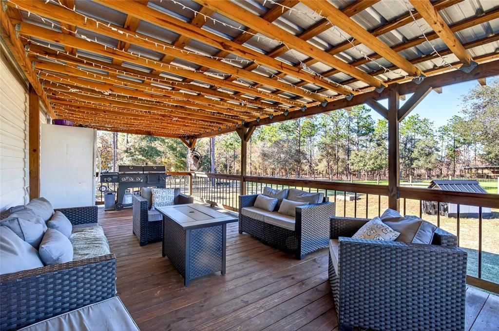 For Sale: $350,000 (3 beds, 2 baths, 1620 Square Feet)