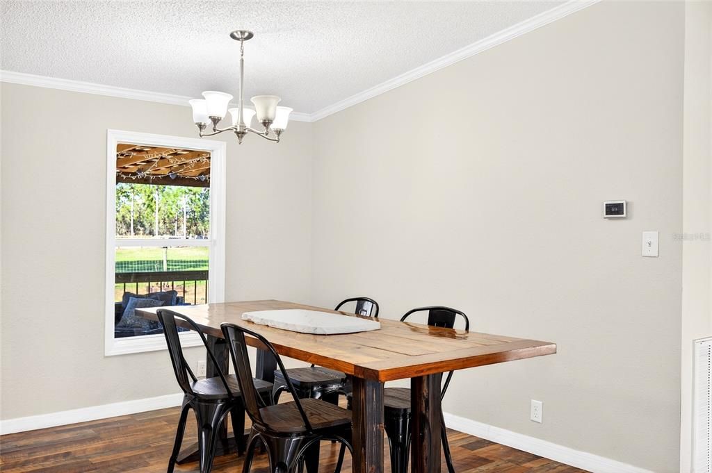 For Sale: $350,000 (3 beds, 2 baths, 1620 Square Feet)