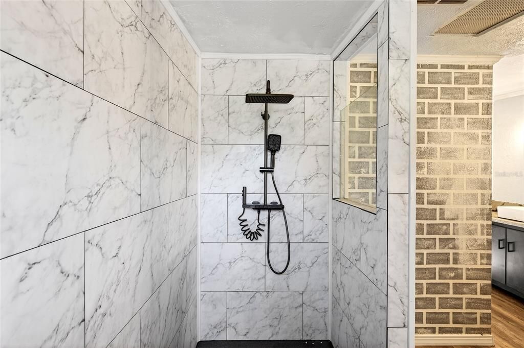 For Sale: $350,000 (3 beds, 2 baths, 1620 Square Feet)