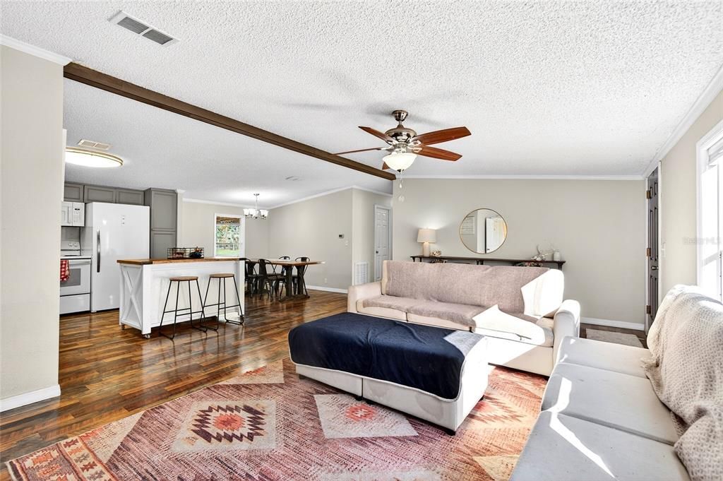 For Sale: $350,000 (3 beds, 2 baths, 1620 Square Feet)