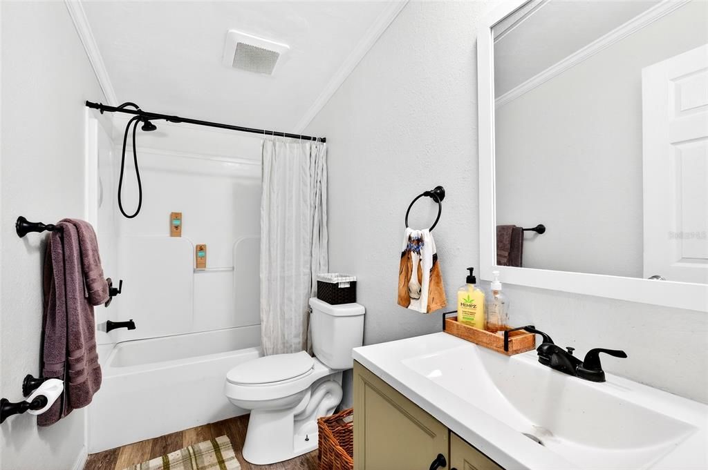 For Sale: $350,000 (3 beds, 2 baths, 1620 Square Feet)