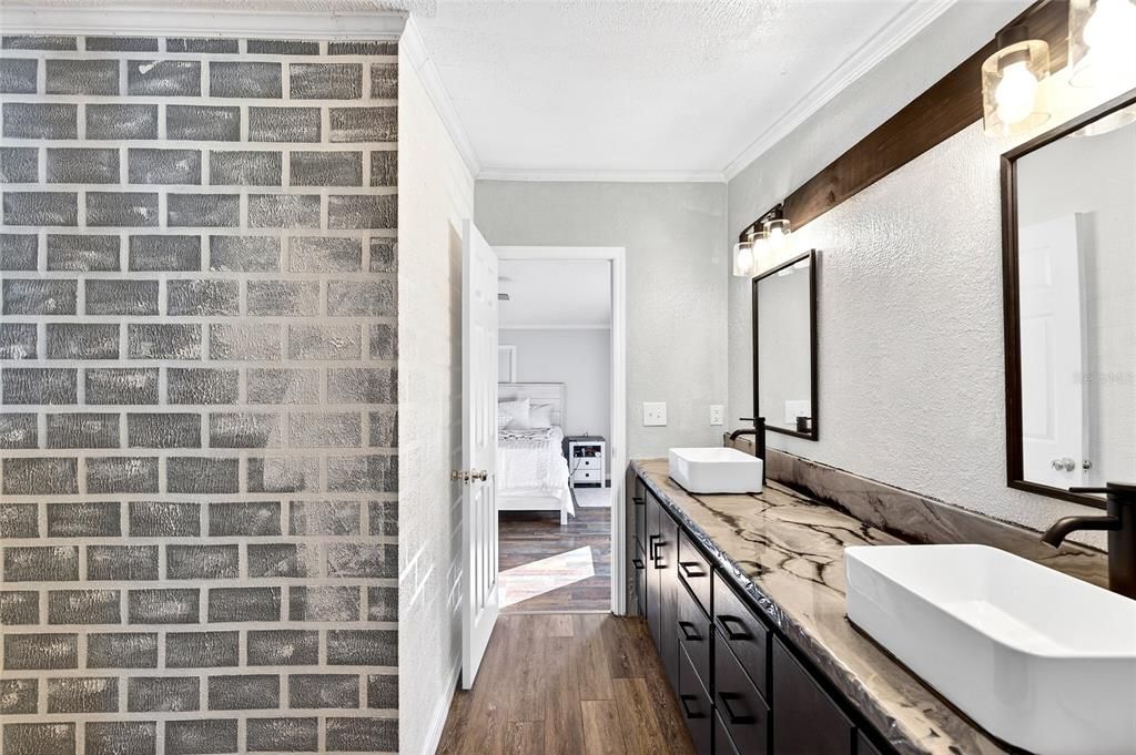 For Sale: $350,000 (3 beds, 2 baths, 1620 Square Feet)