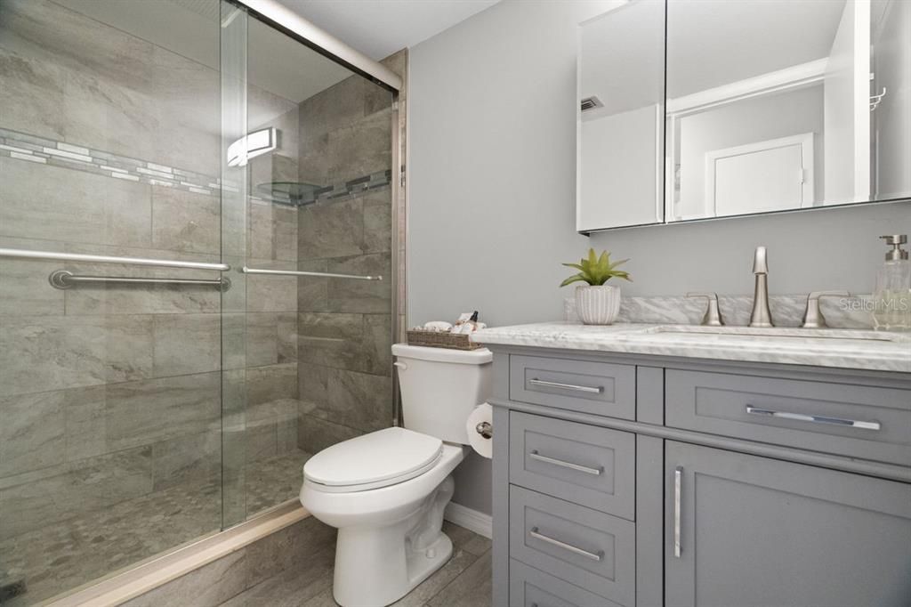 待售: $129,900 (1 贝兹, 1 浴室, 800 平方英尺)