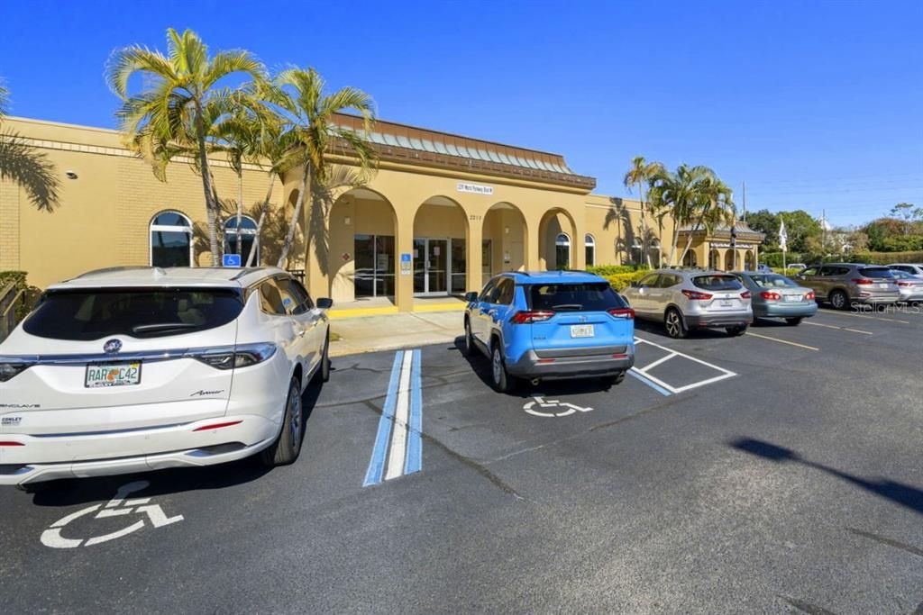 待售: $129,900 (1 贝兹, 1 浴室, 800 平方英尺)