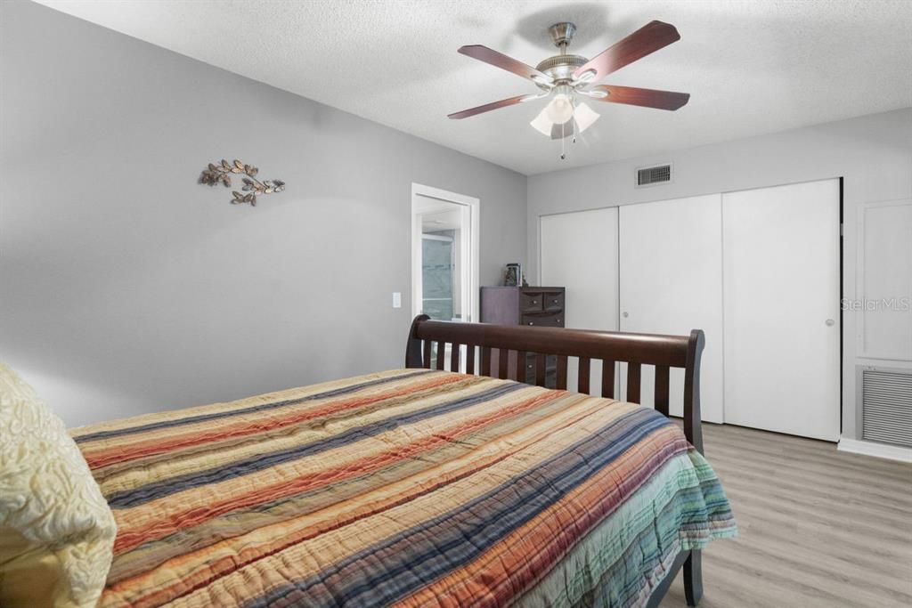 待售: $129,900 (1 贝兹, 1 浴室, 800 平方英尺)