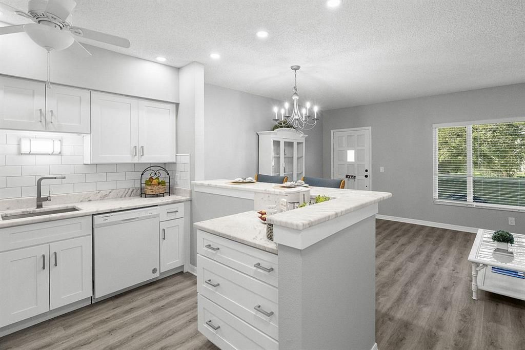 待售: $129,900 (1 贝兹, 1 浴室, 800 平方英尺)