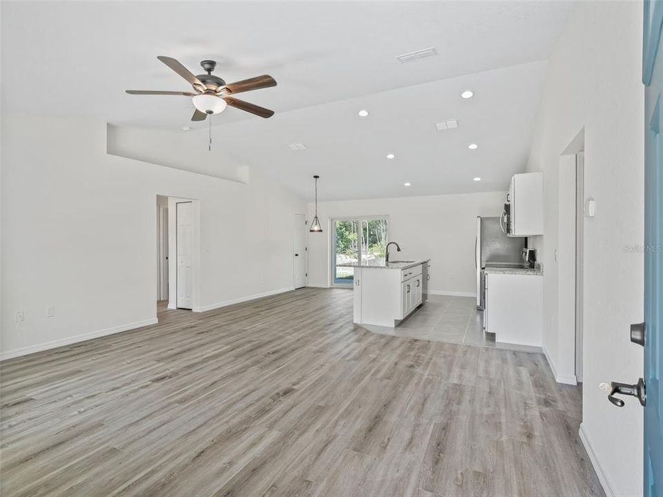 Activo con contrato: $259,000 (3 camas, 2 baños, 1412 Pies cuadrados)