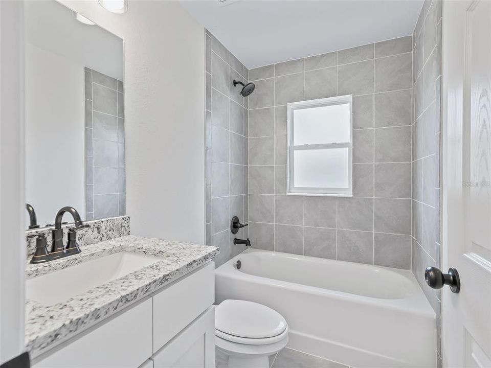 Activo con contrato: $259,000 (3 camas, 2 baños, 1412 Pies cuadrados)