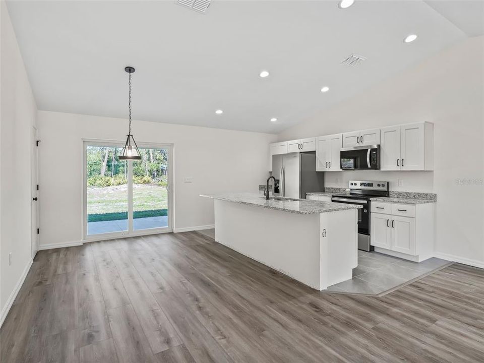 Activo con contrato: $259,000 (3 camas, 2 baños, 1412 Pies cuadrados)
