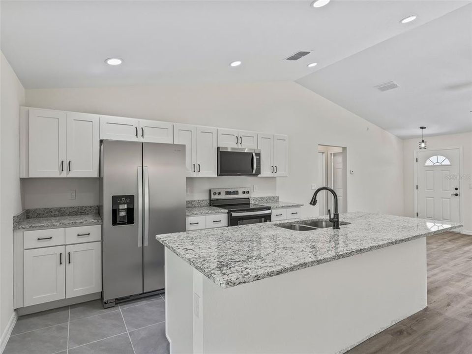Activo con contrato: $259,000 (3 camas, 2 baños, 1412 Pies cuadrados)