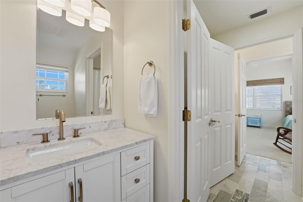 На продажу: $1,895,000 (4 спален, 2 ванн, 3016 Квадратных фут)