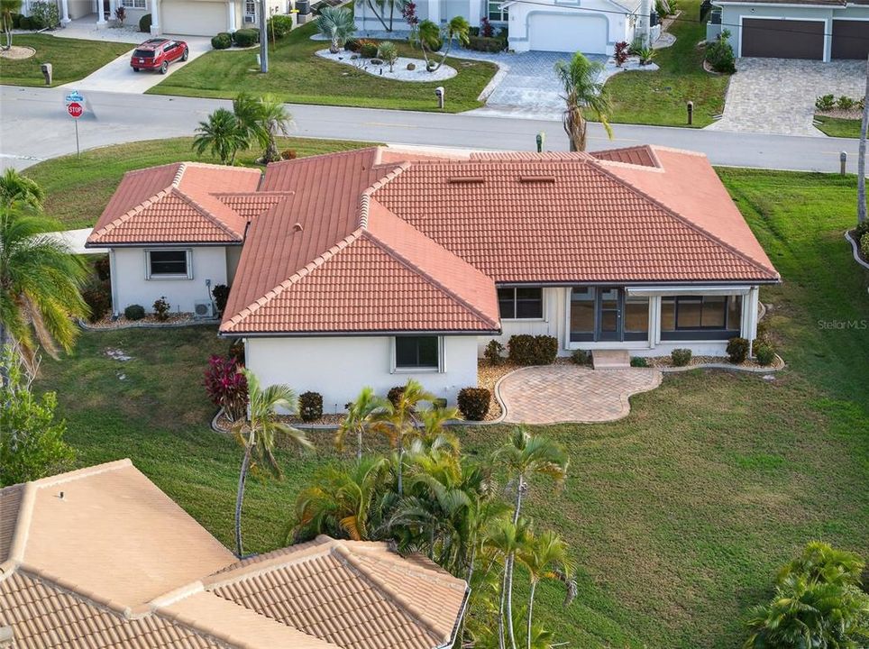 For Sale: $399,900 (3 beds, 2 baths, 2200 Square Feet)