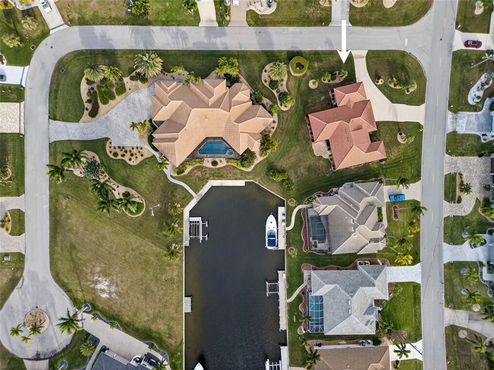 For Sale: $399,900 (3 beds, 2 baths, 2200 Square Feet)