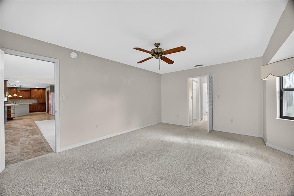 For Sale: $399,900 (3 beds, 2 baths, 2200 Square Feet)