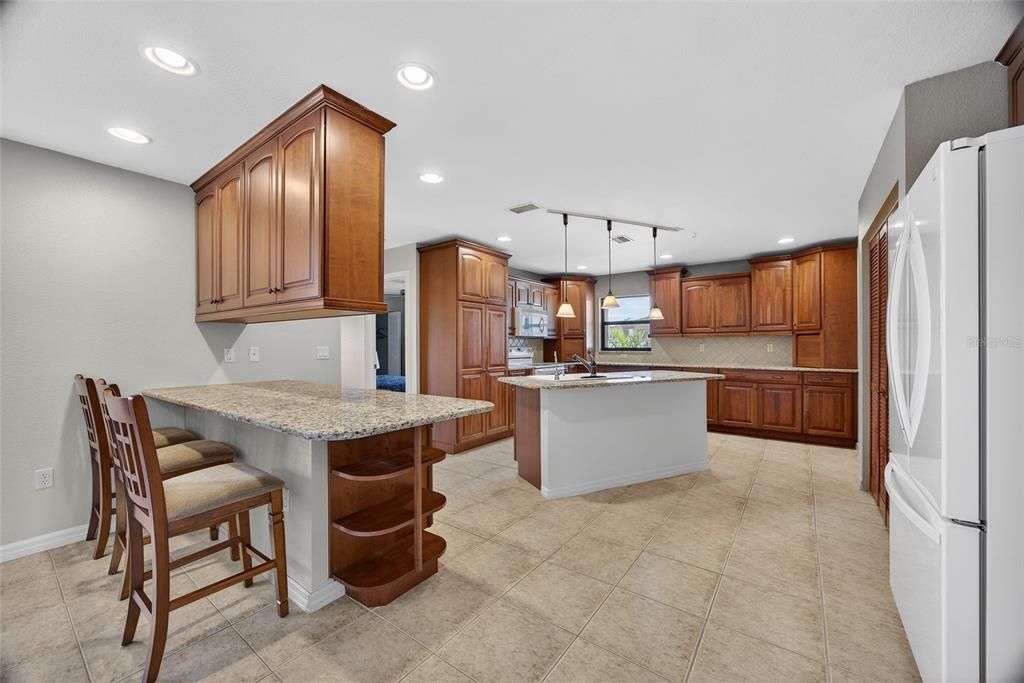 For Sale: $399,900 (3 beds, 2 baths, 2200 Square Feet)