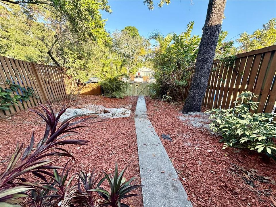 For Rent: $1,745 (2 beds, 1 baths, 1178 Square Feet)