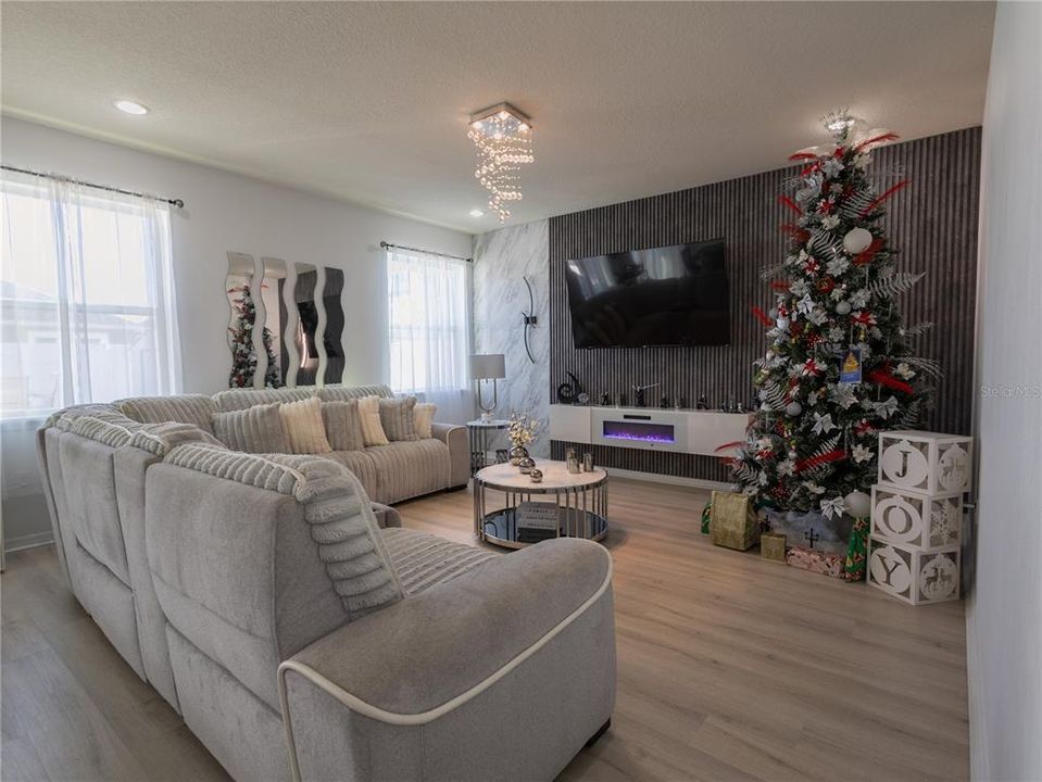 На продажу: $609,000 (4 спален, 2 ванн, 2391 Квадратных фут)