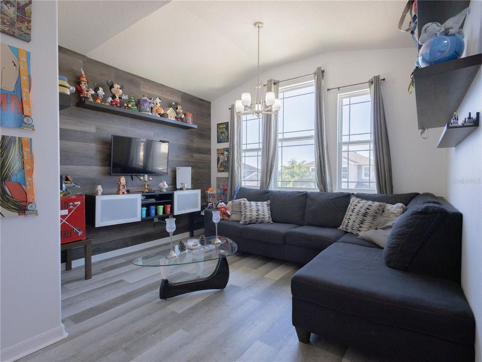 На продажу: $609,000 (4 спален, 2 ванн, 2391 Квадратных фут)