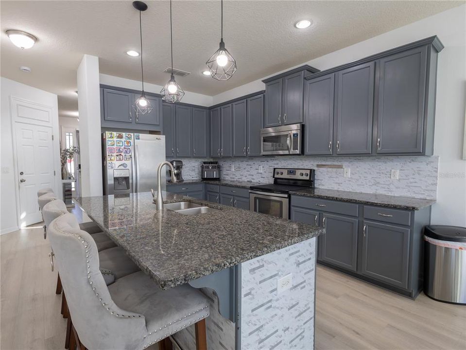 На продажу: $609,000 (4 спален, 2 ванн, 2391 Квадратных фут)