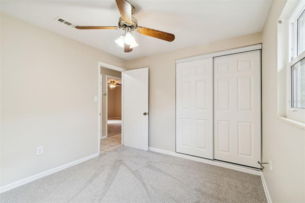 待售: $250,000 (3 贝兹, 2 浴室, 1288 平方英尺)