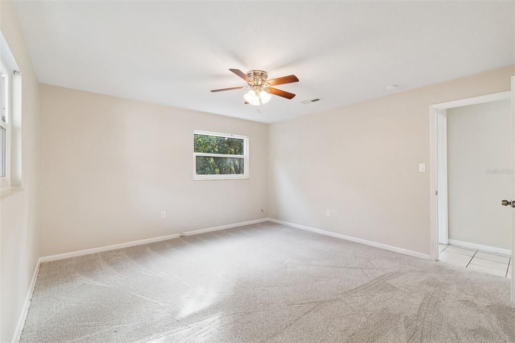 待售: $250,000 (3 贝兹, 2 浴室, 1288 平方英尺)