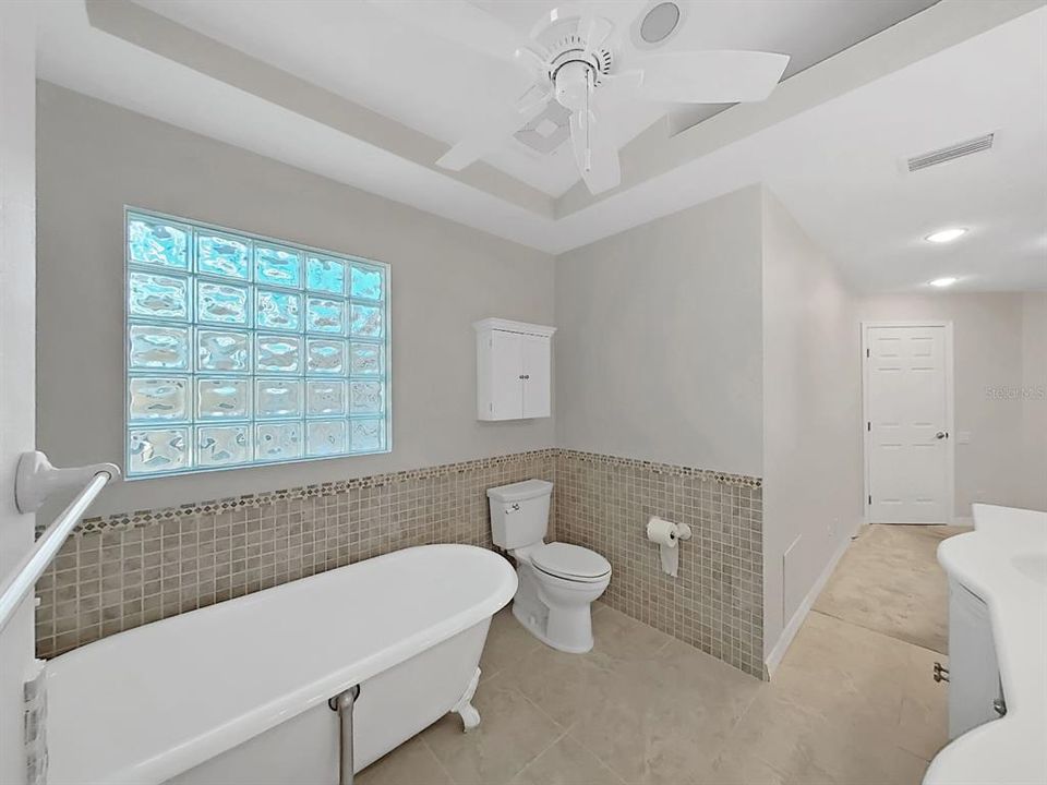 待售: $810,000 (3 贝兹, 3 浴室, 2398 平方英尺)