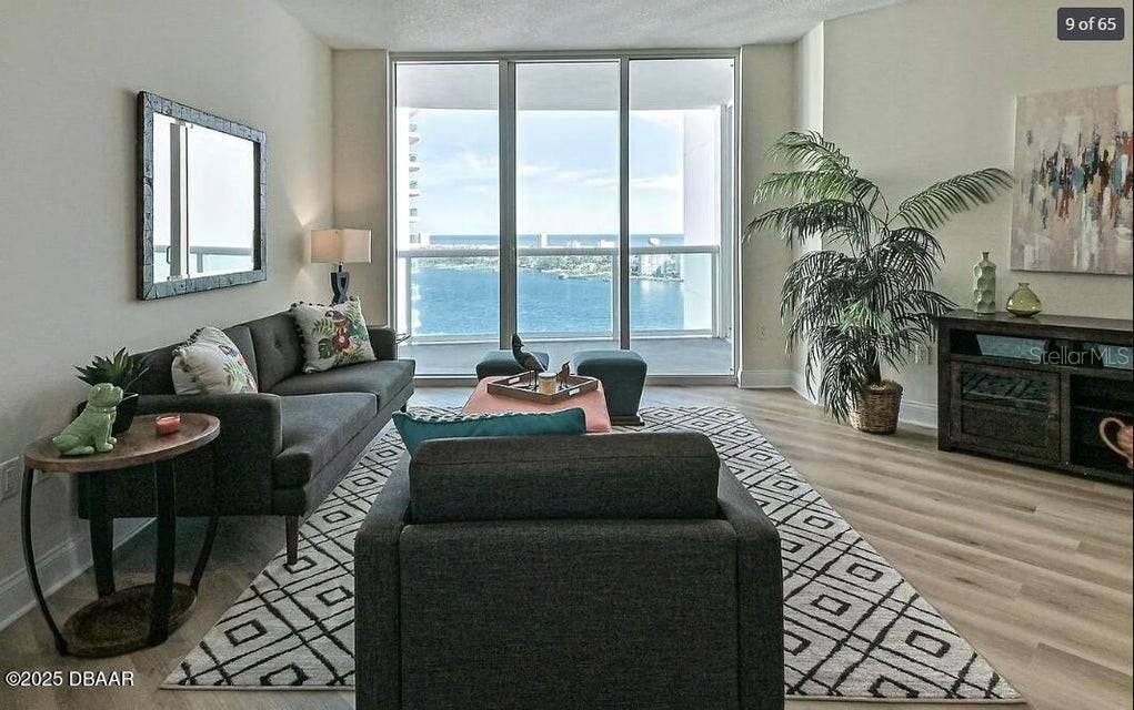 На продажу: $340,000 (2 спален, 2 ванн, 1660 Квадратных фут)