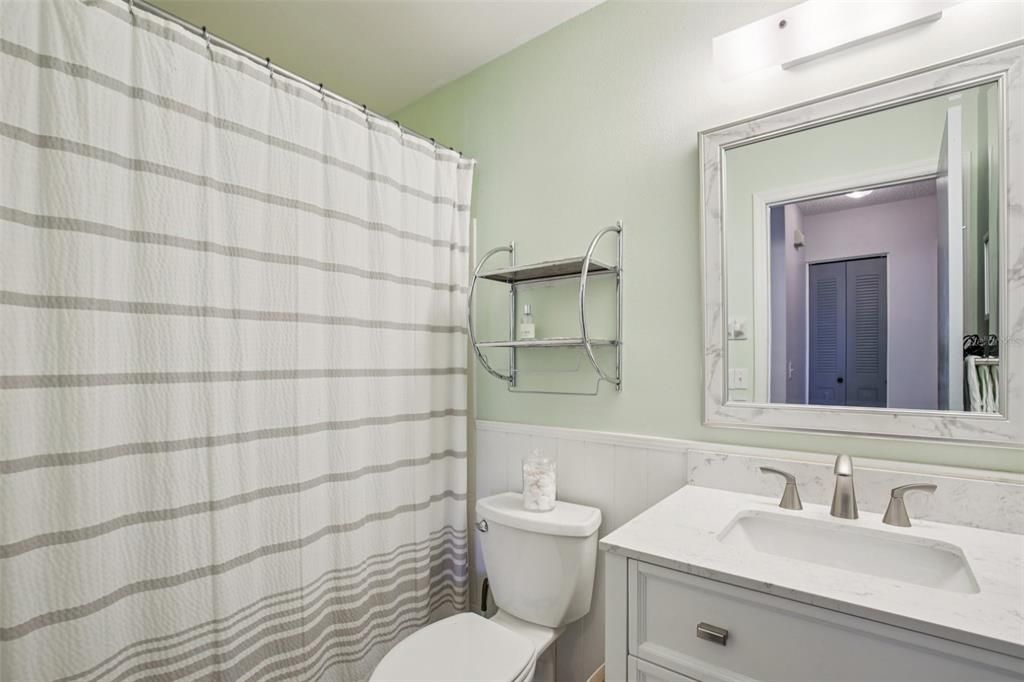 待售: $219,900 (2 贝兹, 2 浴室, 962 平方英尺)