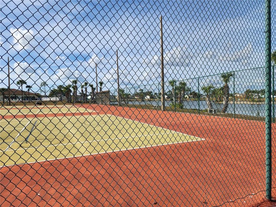 待售: $219,900 (2 贝兹, 2 浴室, 962 平方英尺)