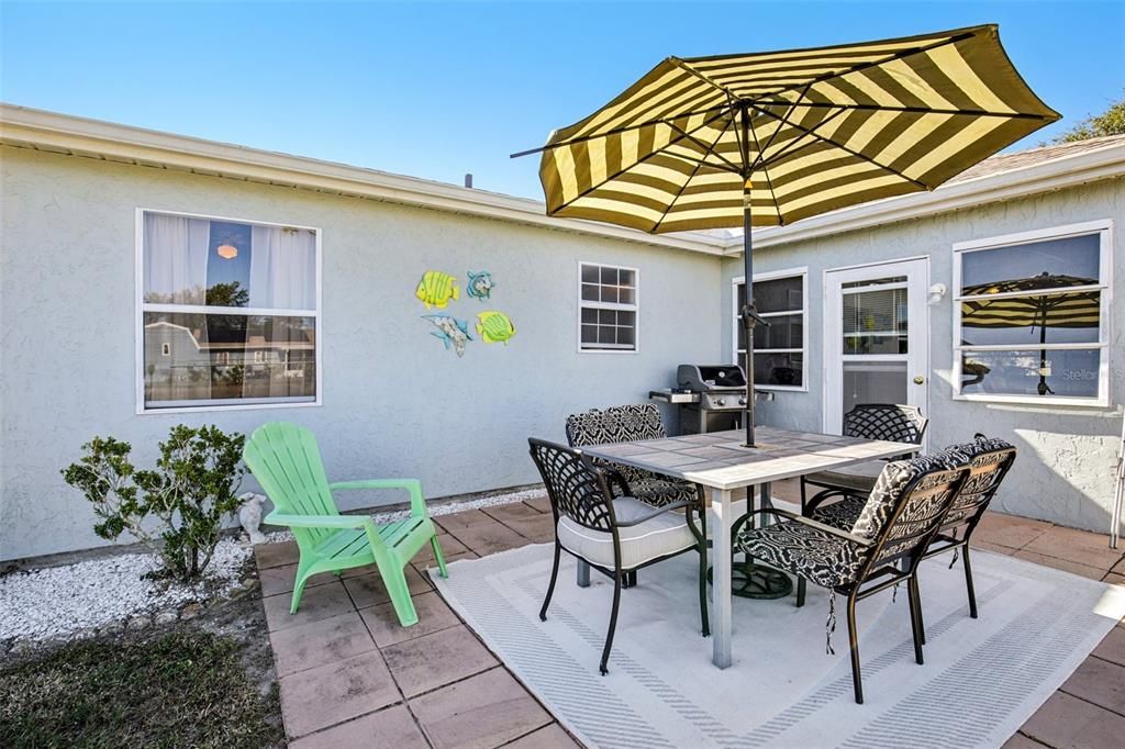 待售: $219,900 (2 贝兹, 2 浴室, 962 平方英尺)