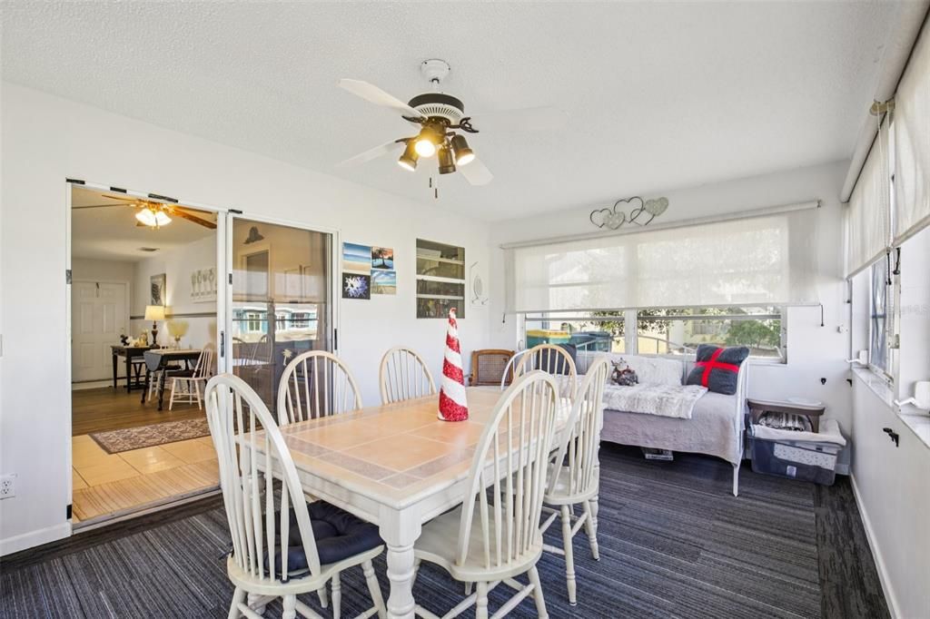 待售: $219,900 (2 贝兹, 2 浴室, 962 平方英尺)