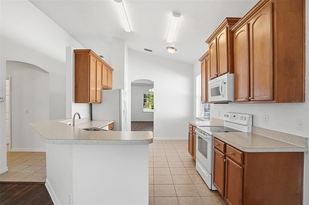 For Sale: $304,900 (3 beds, 2 baths, 1696 Square Feet)