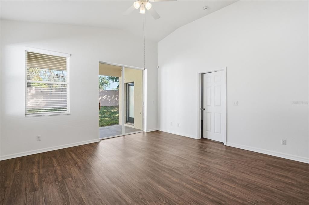 For Sale: $304,900 (3 beds, 2 baths, 1696 Square Feet)