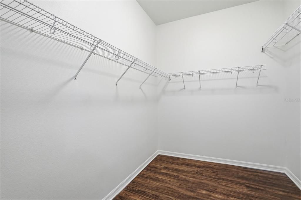 For Sale: $304,900 (3 beds, 2 baths, 1696 Square Feet)