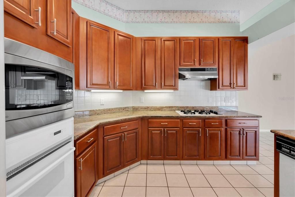 待售: $720,000 (3 贝兹, 3 浴室, 2628 平方英尺)