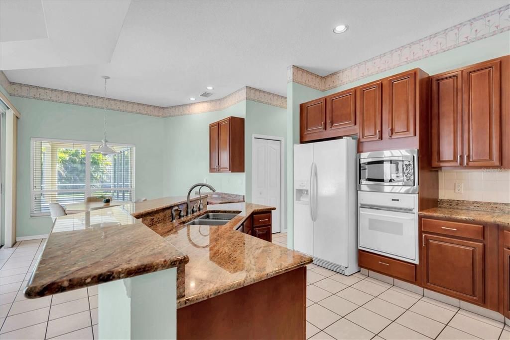 待售: $720,000 (3 贝兹, 3 浴室, 2628 平方英尺)