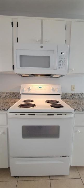 For Sale: $350,000 (3 beds, 2 baths, 1377 Square Feet)