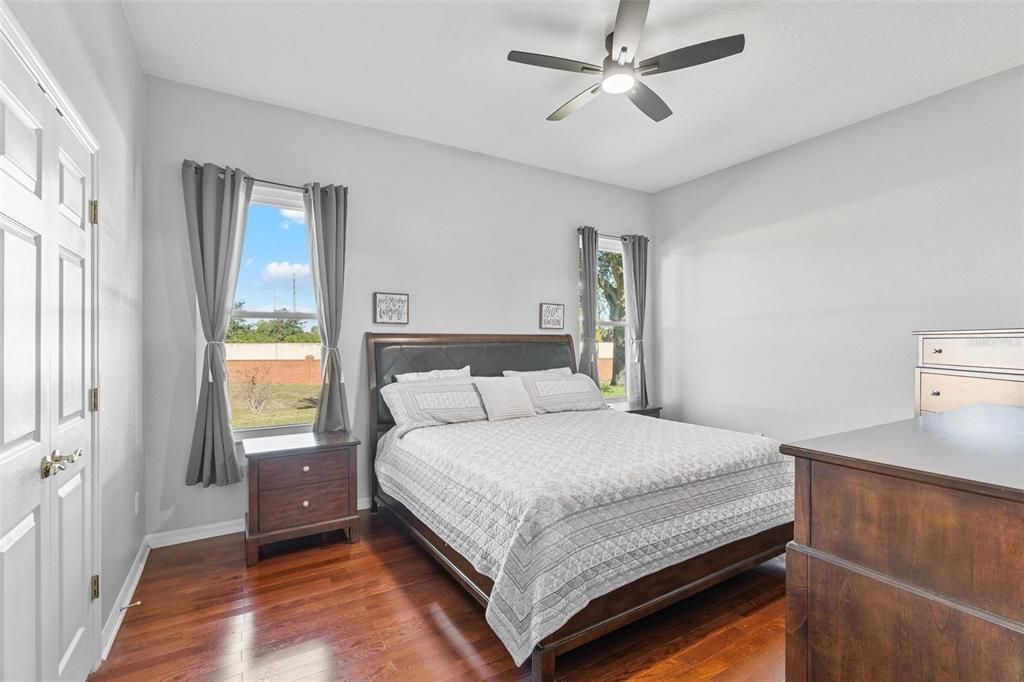 En Venta: $480,000 (4 camas, 2 baños, 2065 Pies cuadrados)