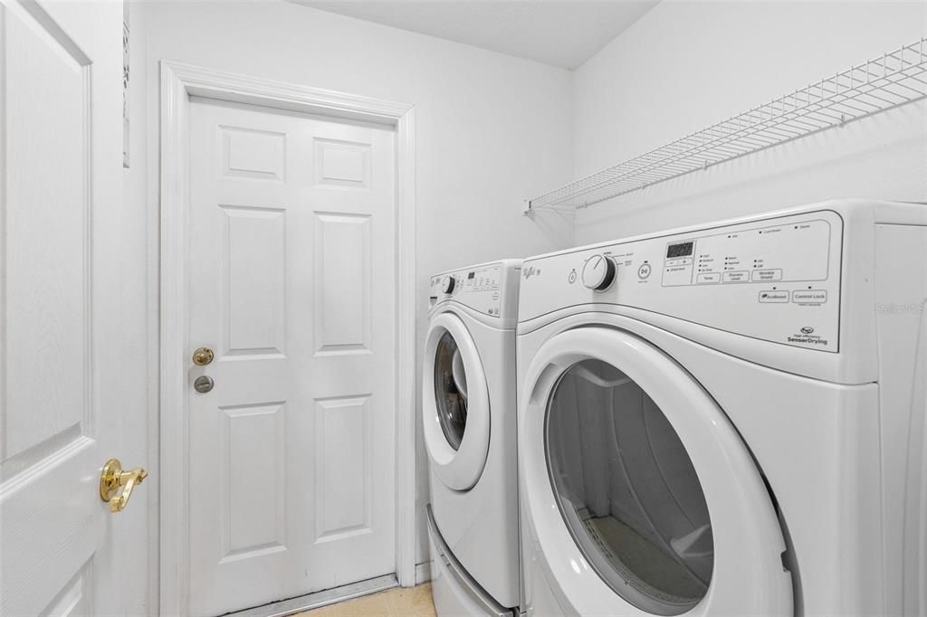 En Venta: $480,000 (4 camas, 2 baños, 2065 Pies cuadrados)