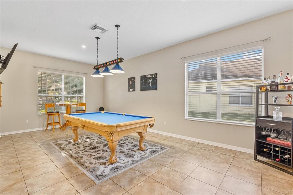 En Venta: $480,000 (4 camas, 2 baños, 2065 Pies cuadrados)