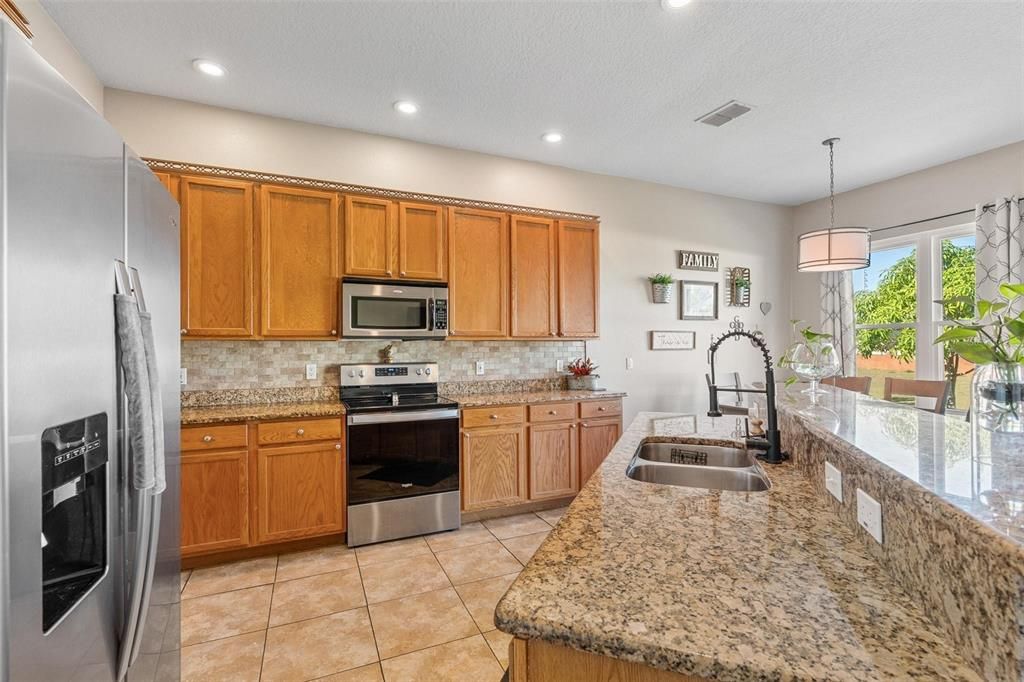 En Venta: $480,000 (4 camas, 2 baños, 2065 Pies cuadrados)