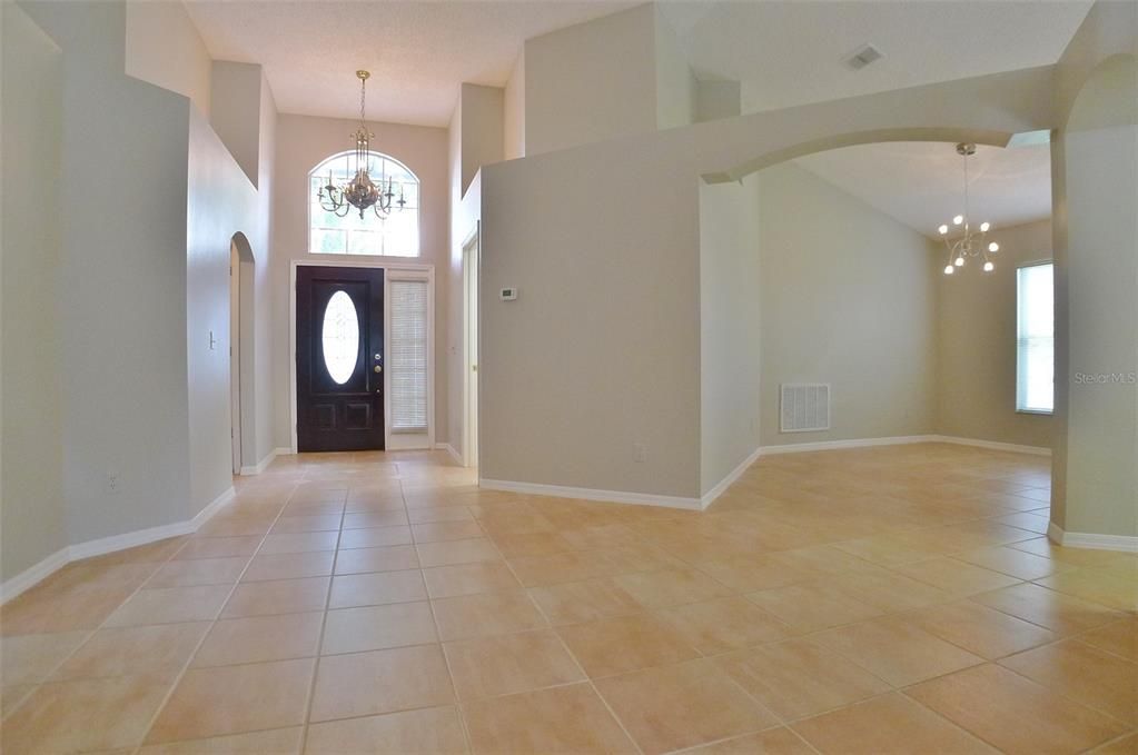 For Rent: $2,350 (3 beds, 2 baths, 1825 Square Feet)