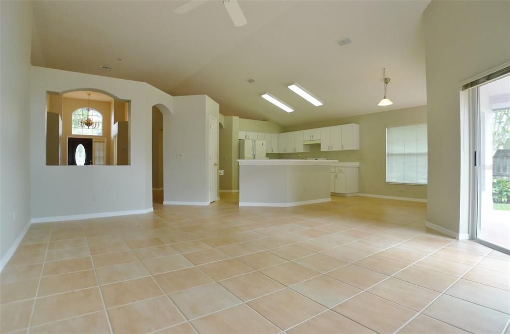 For Rent: $2,350 (3 beds, 2 baths, 1825 Square Feet)