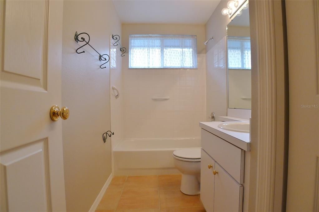 For Rent: $2,350 (3 beds, 2 baths, 1825 Square Feet)